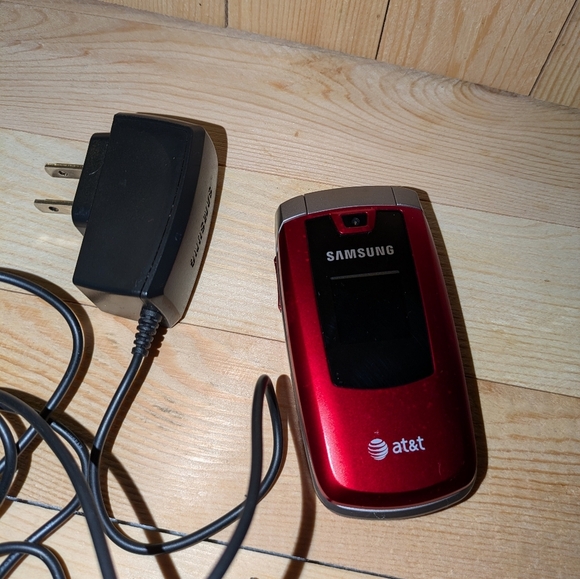 Samsung Red Flip Phone At&T Pre-owned - Picture 3 of 5